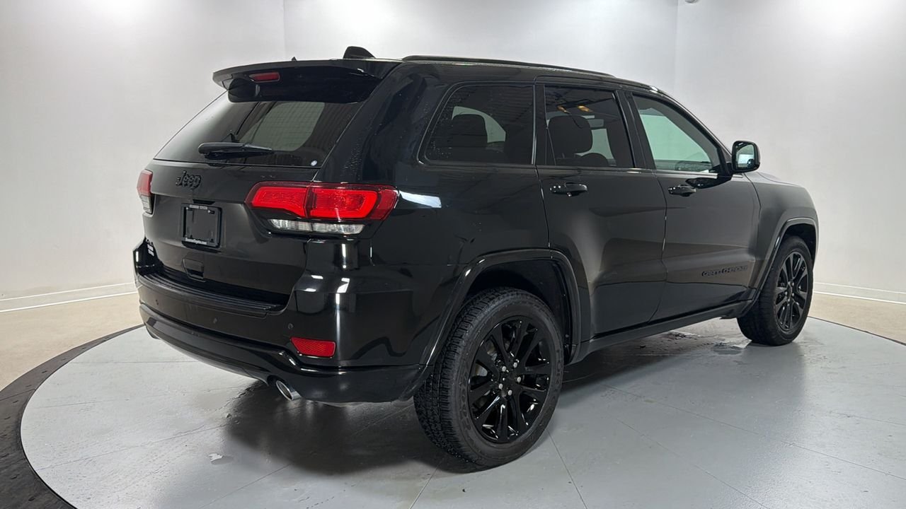 Used 2018 Black Jeep Altitude image 5