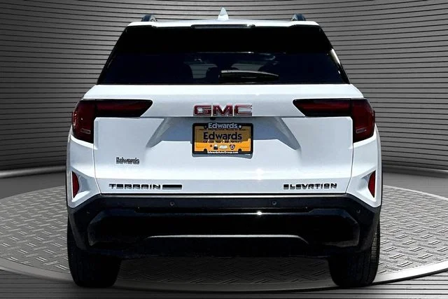Used 2025 White GMC Elevation image 5