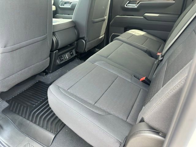 2025 Chevrolet Silverado 1500 LT - Photo 9