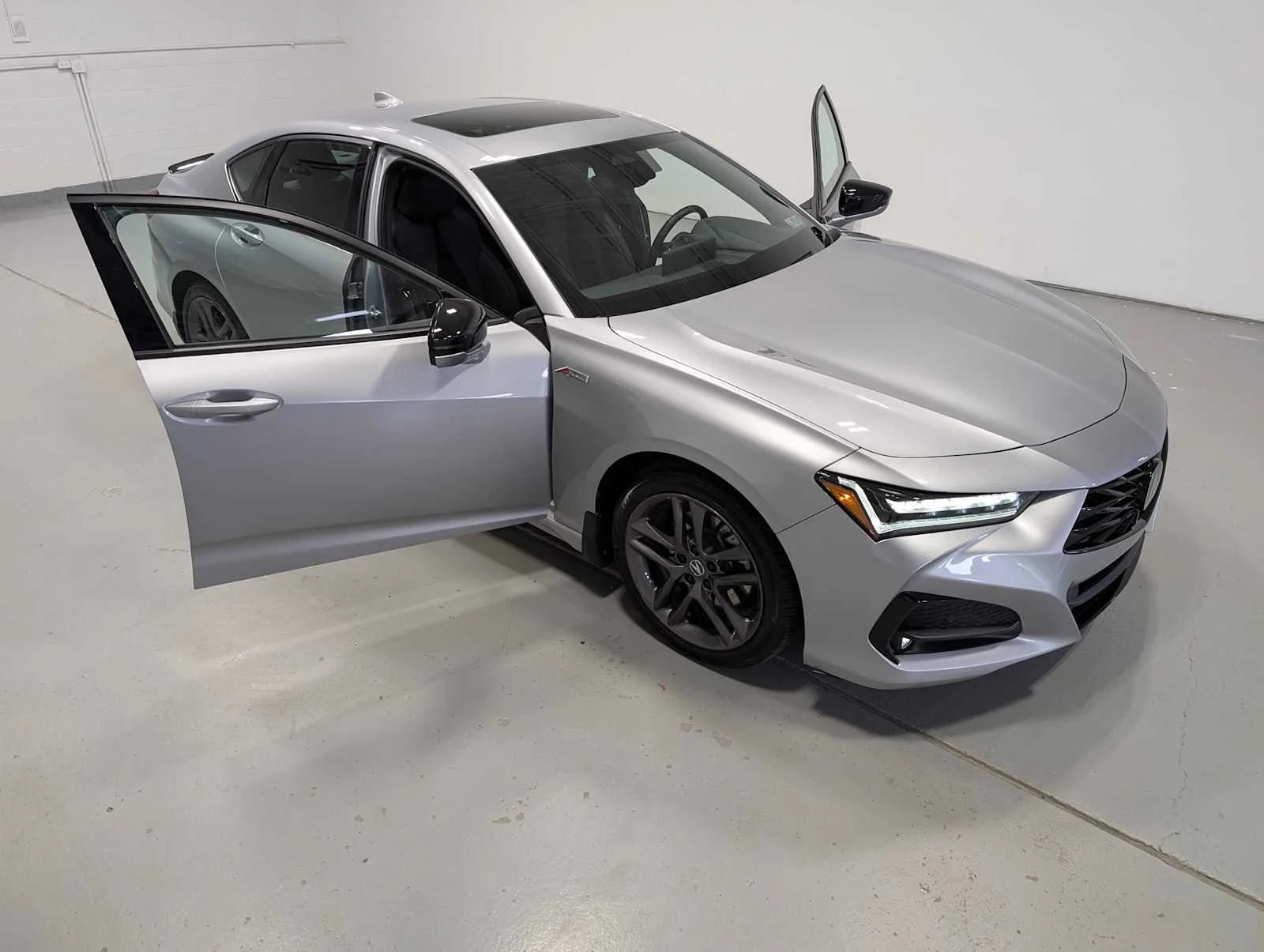 Used 2025 Lunar Silver Metallic Acura w/A-Spec Package image 14