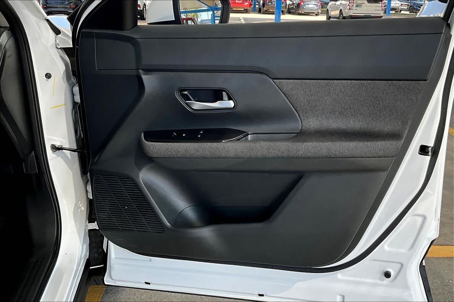 Used 2025 Aspen White Tricoat Nissan SV image 44