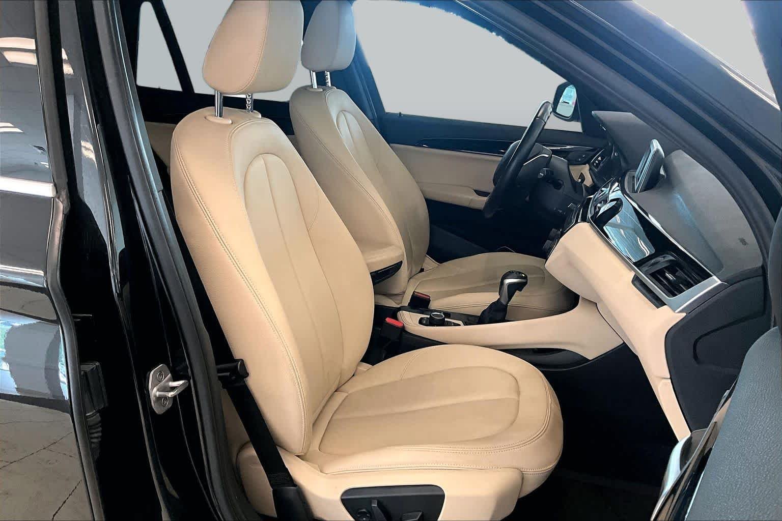 Used 2017 Black Sapphire Metallic BMW sDrive28i image 6