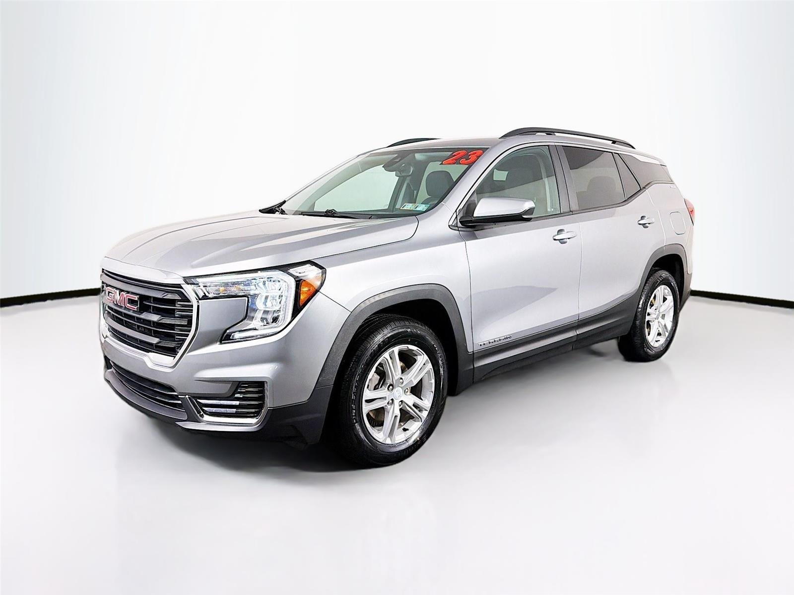 Used 2023 Sterling Metallic GMC SLE image 7