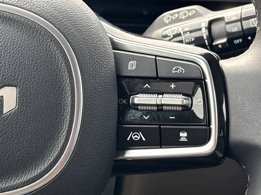Used 2025 White Kia EX image 17