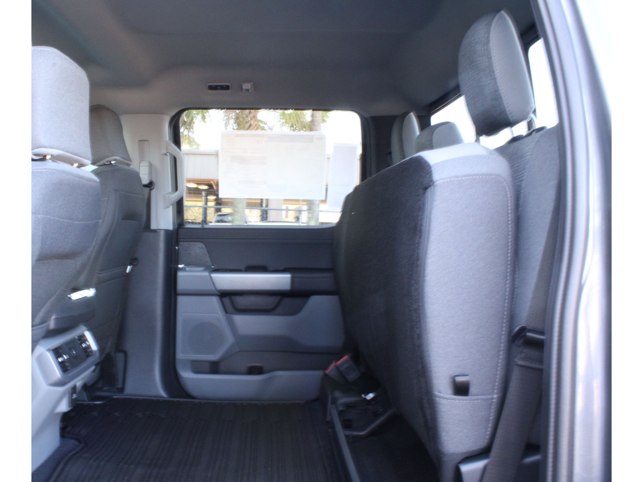 New 2026 Carbonized Gray Metallic Ford XLT image 22