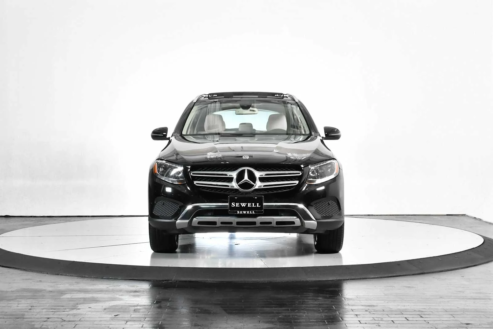 Used 2018 Black Mercedes-Benz GLC 300 image 9