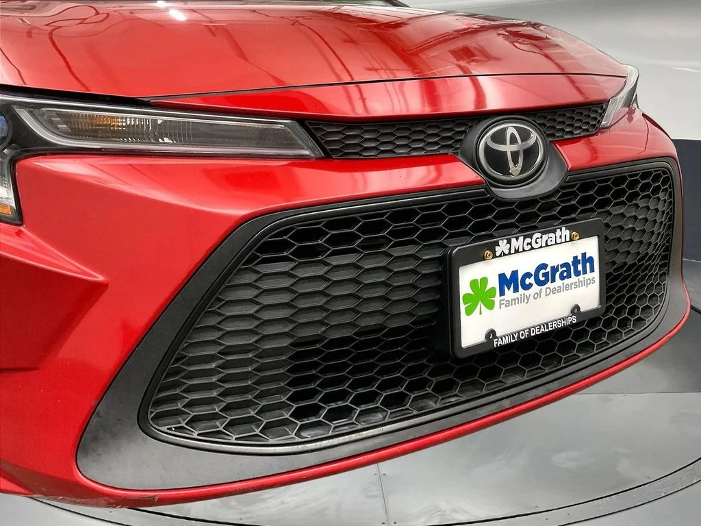 Used 2021 Red Toyota LE image 32