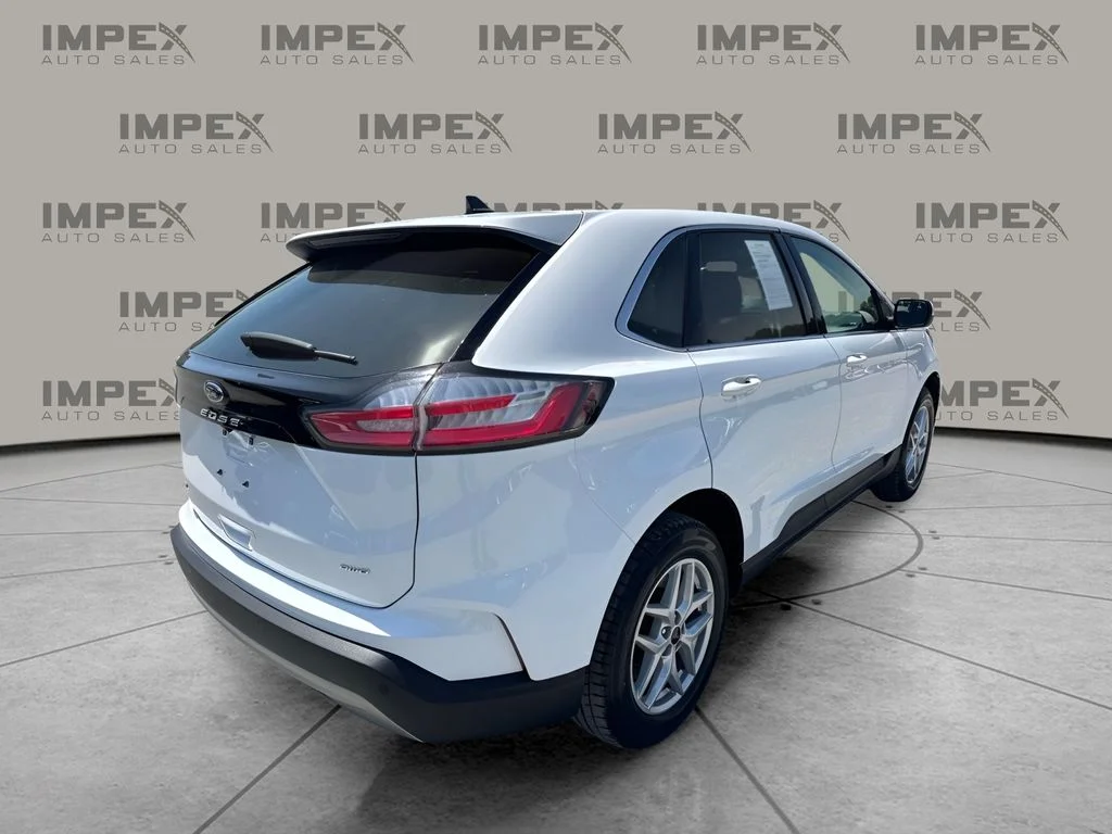 Used 2024 White Ford SEL image 5