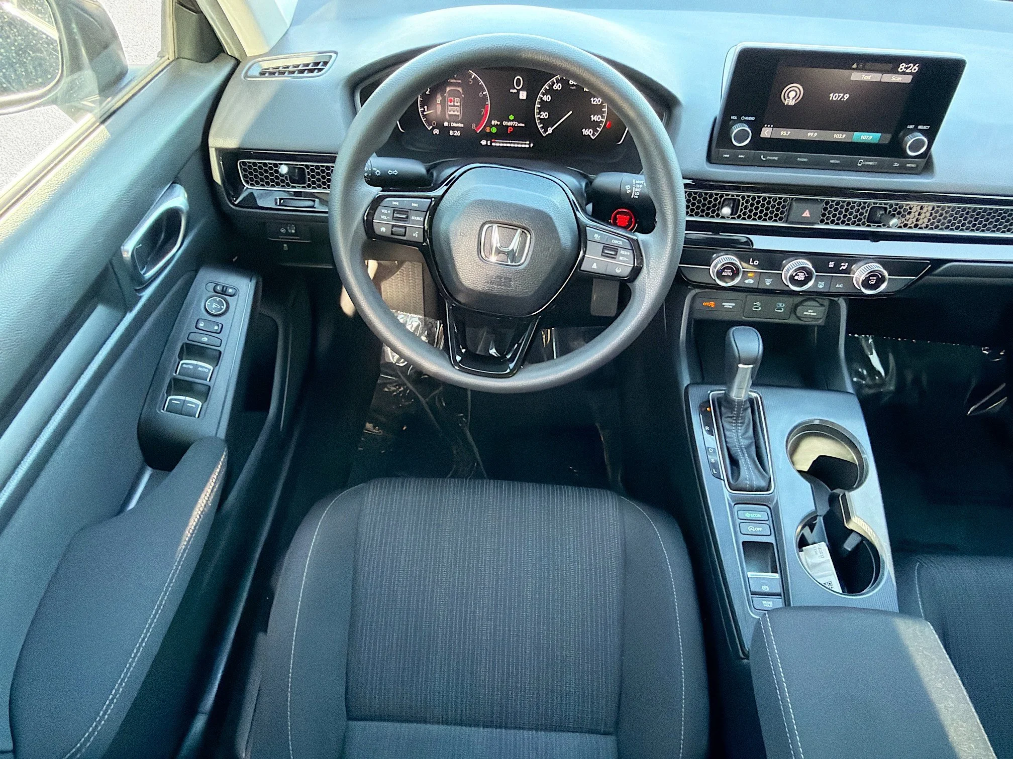 Used 2025 Meteorite Gray Metallic Honda LX image 15