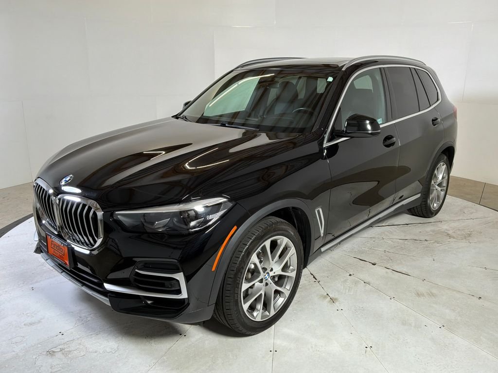 Used 2022 Black BMW xDrive40i image 1