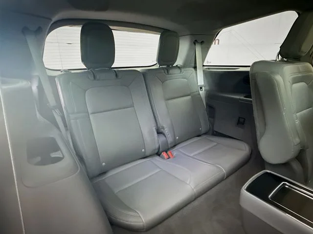 Used 2020 Blue Lincoln Reserve image 29