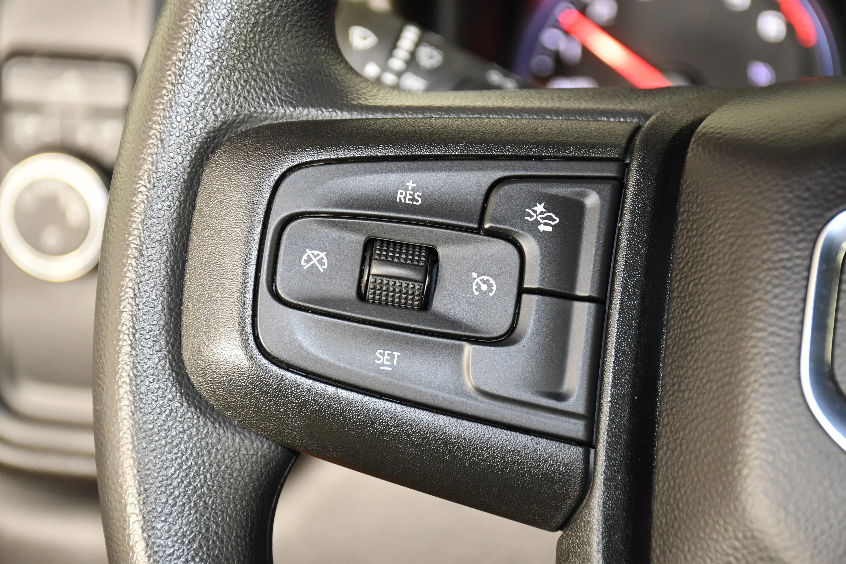 Used 2023 Cardinal Red GMC Pro image 22