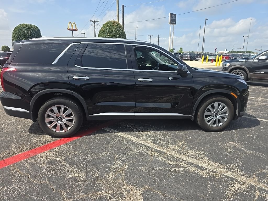 Used 2025 Black Hyundai SEL image 7