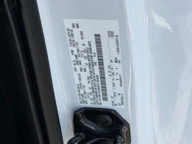 Used 2016 White Ford XL image 29