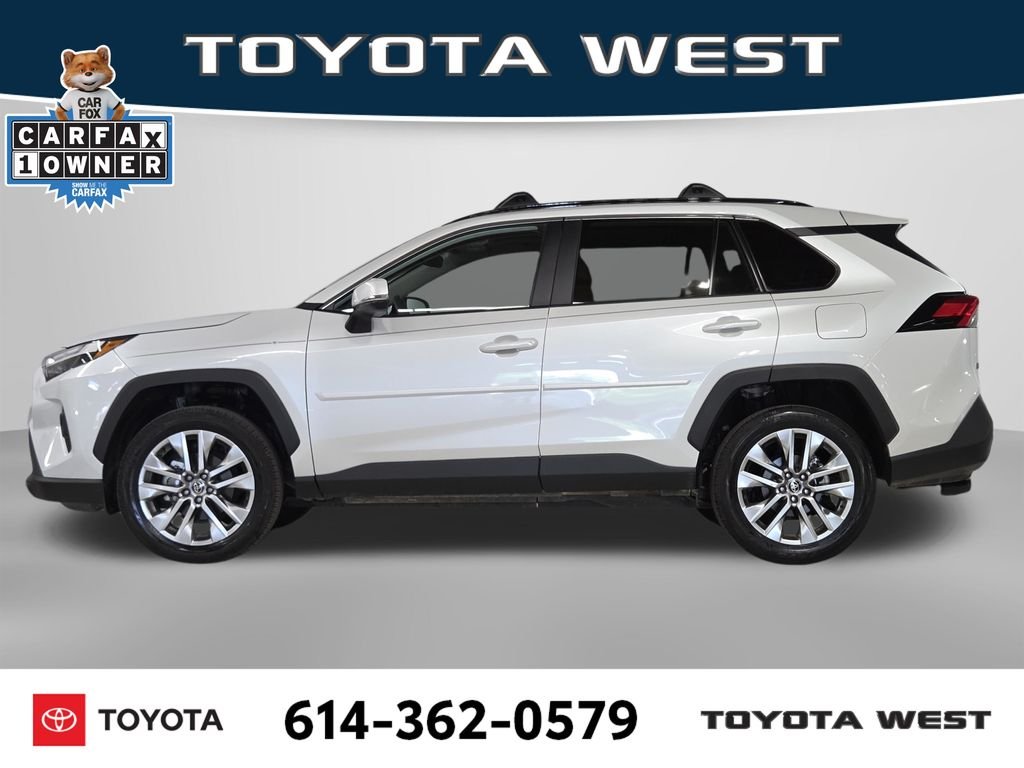 Used 2025 Beige Toyota XLE Premium image 11