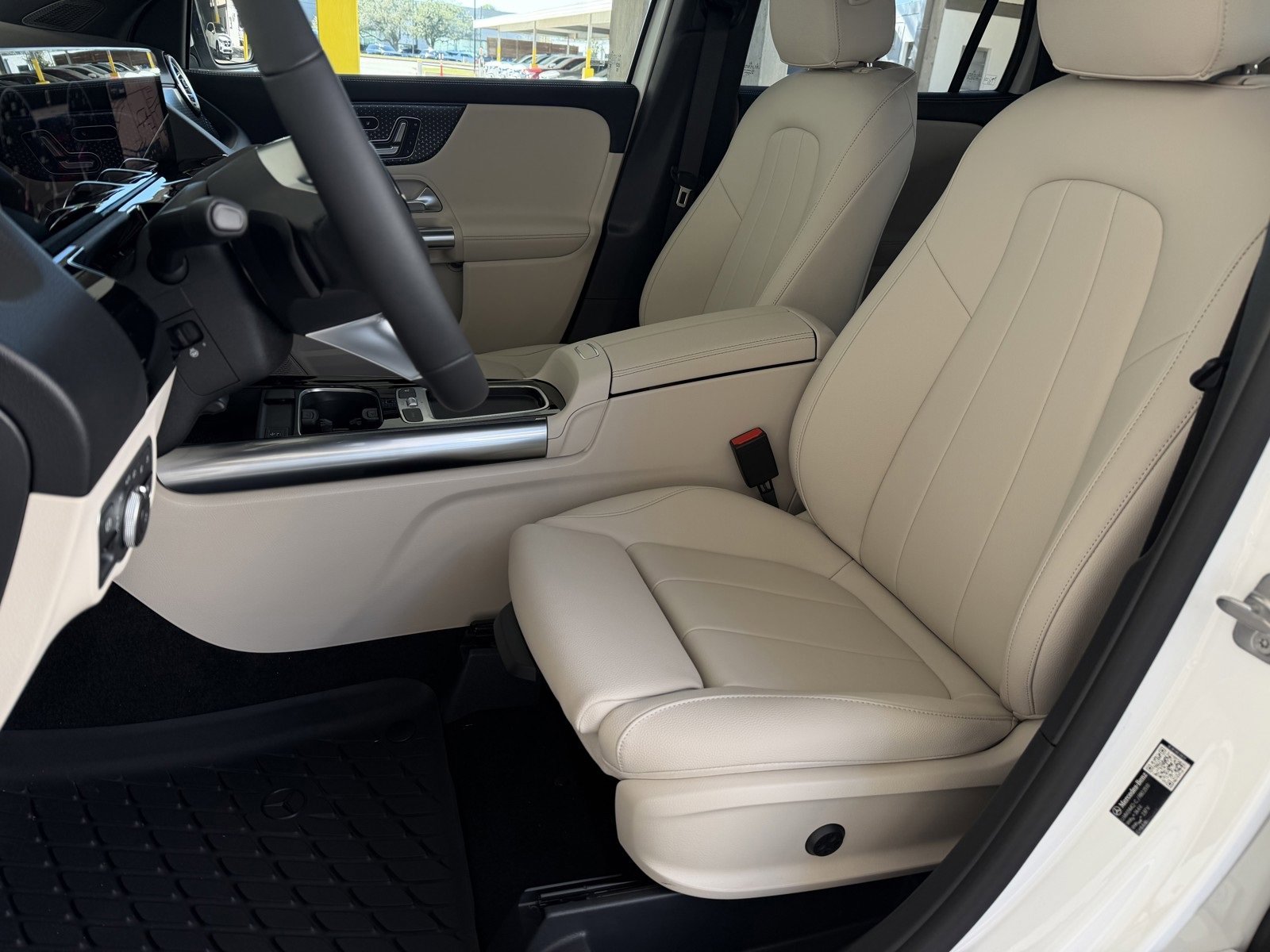 New 2026 Polar White Mercedes-Benz GLA 250 image 38