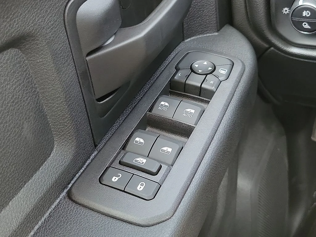 2025 RAM 2500 Tradesman - Photo 13