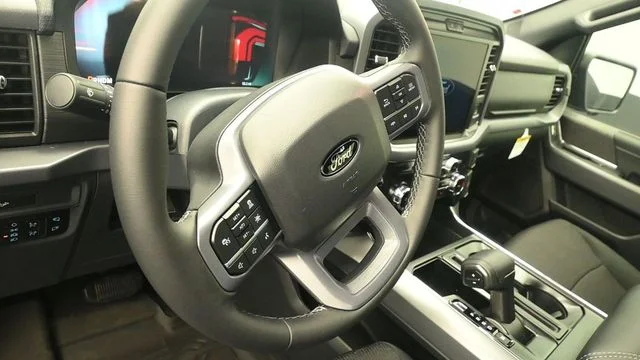 New 2026 Carbonized Gray Metallic Ford XLT image 15