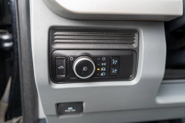 Used 2023 Black Ford XLT image 19
