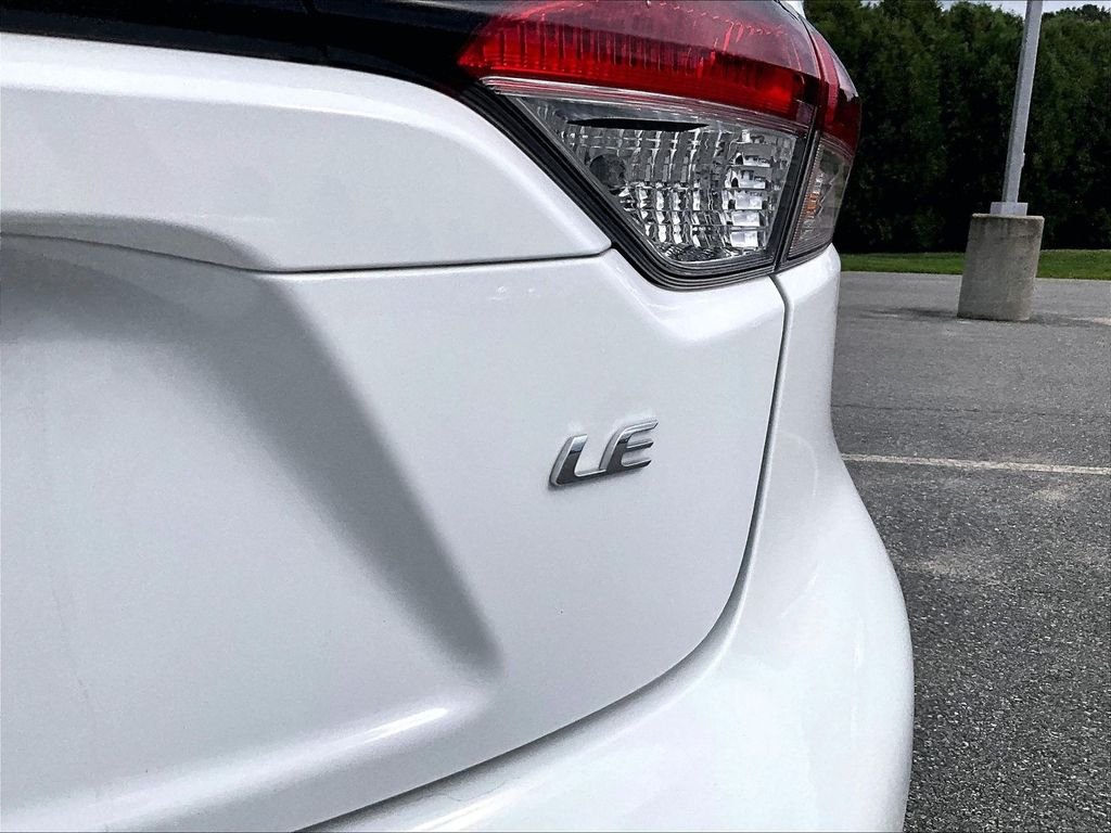Used 2025 White Toyota LE image 29