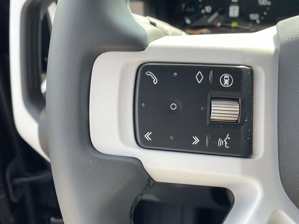 New 2026 Santorini Black Land Rover X-Dynamic SE image 36