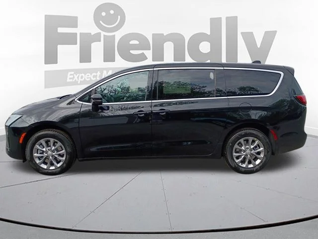 New 2027 Diamond Black Crystal Pearl-Coat Exterior Paint Chrysler Select image 8