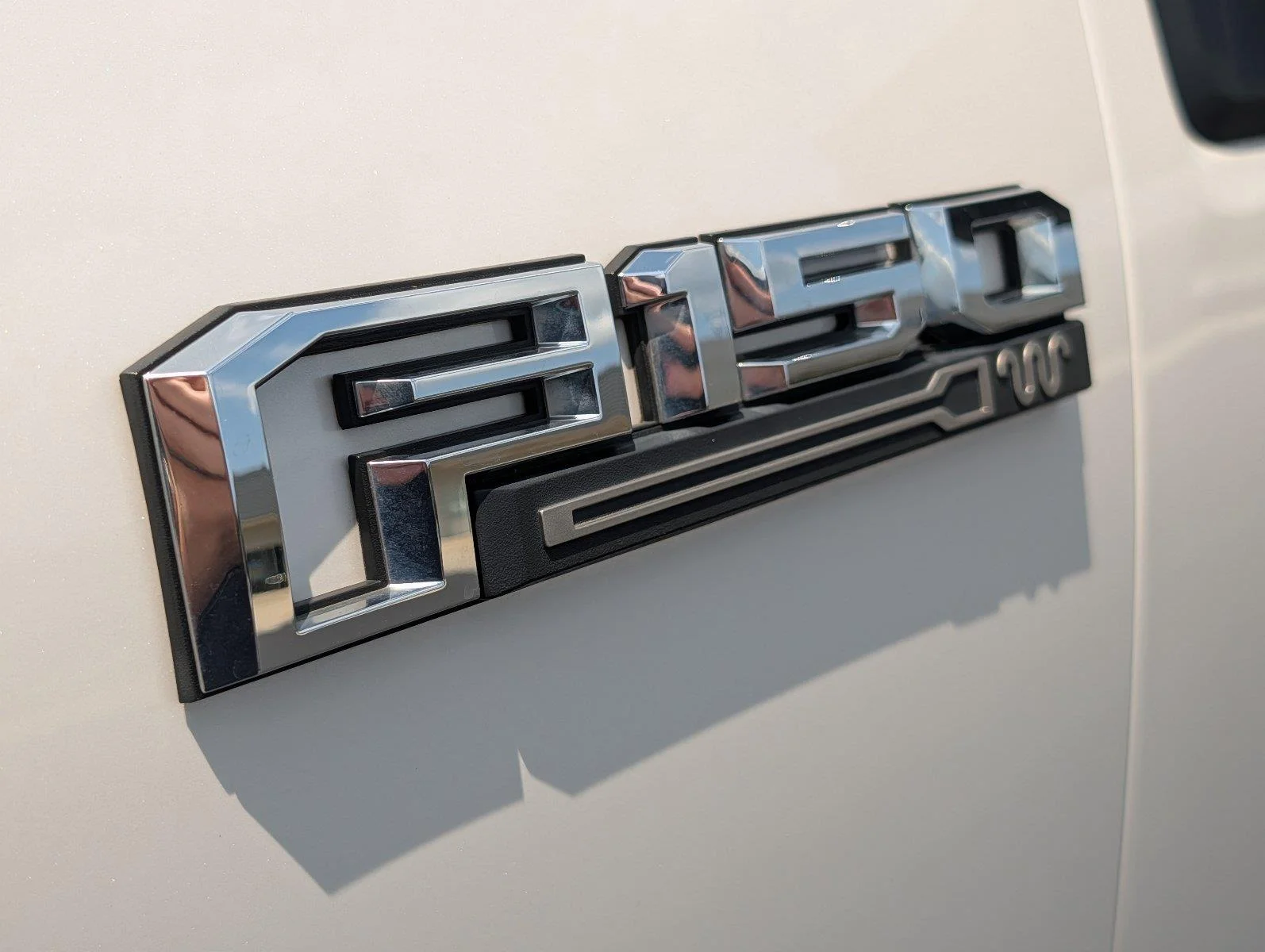 Used 2019 White Platinum Metallic Tri-Coat/Stone Gray Ford King Ranch image 37