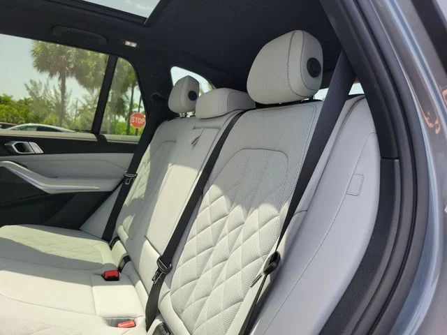 Used 2024 Gray BMW sDrive40i image 12