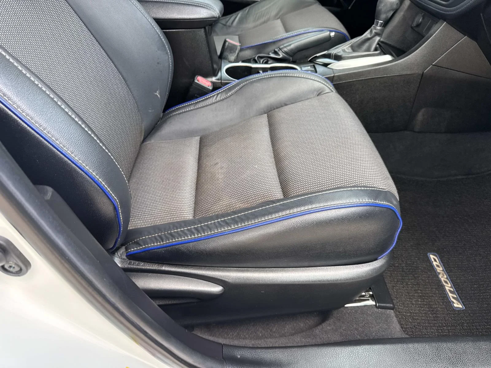Used 2019 Super White Toyota LE image 11