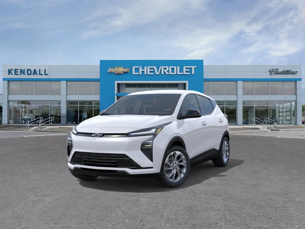 New 2027 Summit White Chevrolet LT image 8