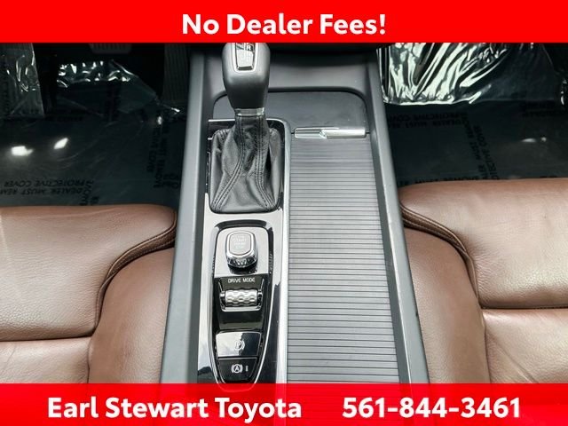 Used 2019 White Volvo T5 Momentum image 49