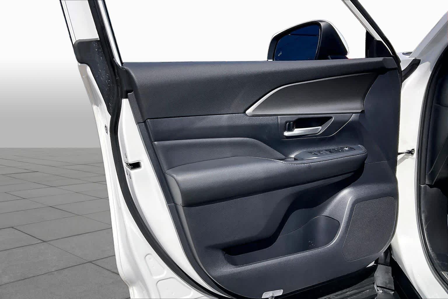 Used 2026 Wind Chill Pearl Toyota XLE image 22