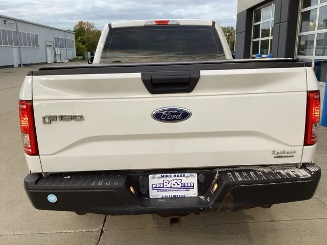 Used 2016 White Ford XL image 11