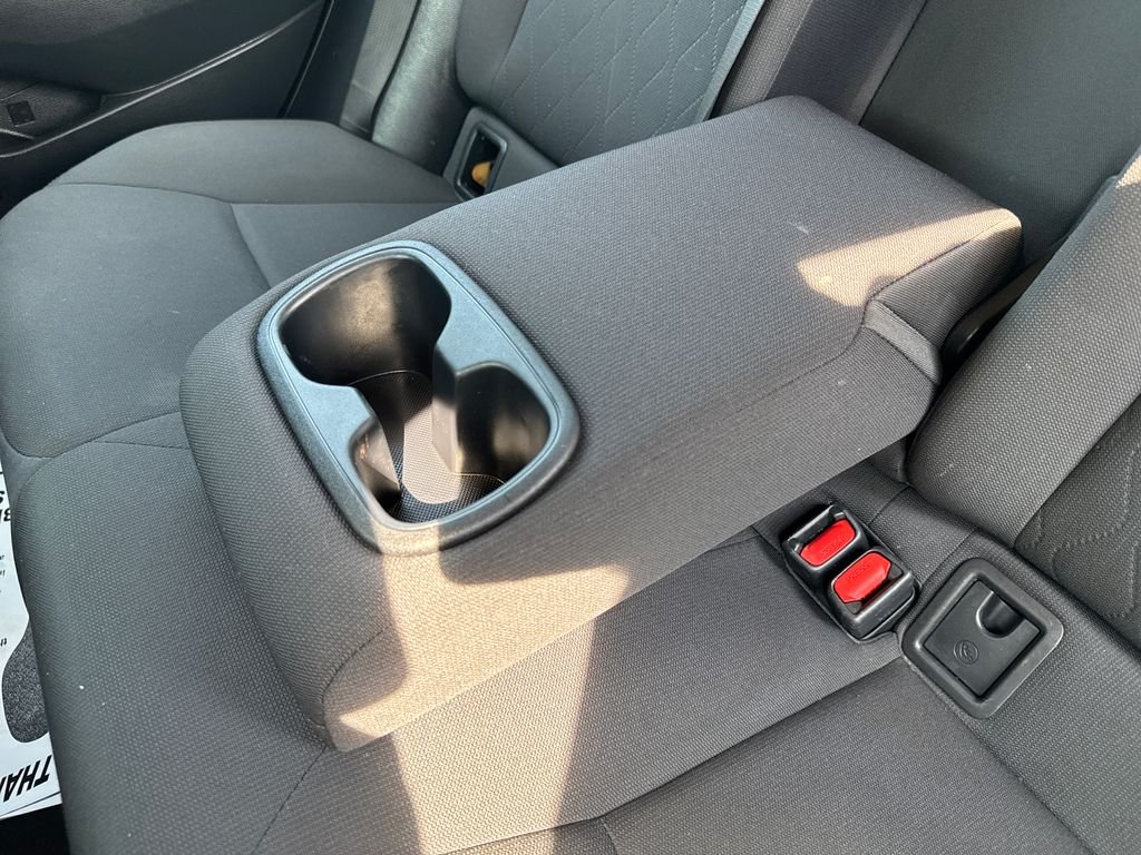 Used 2020  Toyota LE image 35