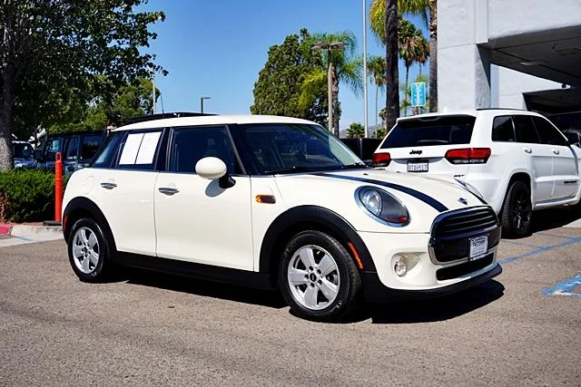 Used 2019 White MINI Classic image 5