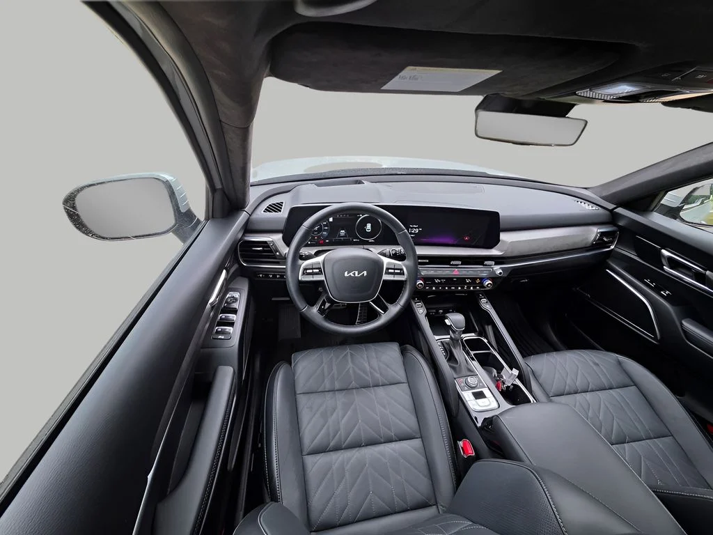 Used 2025 Wolf Gray Kia SX-Prestige X-Line image 18