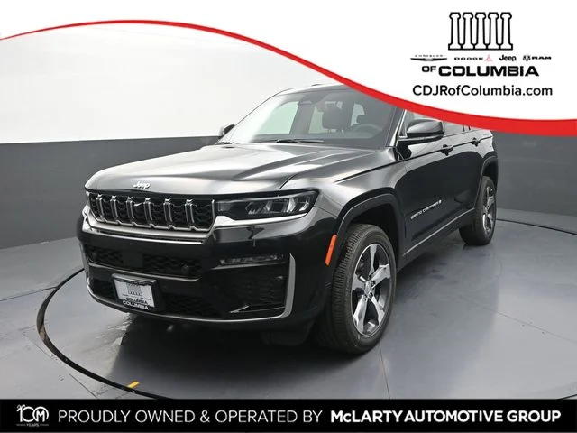 New 2026 Diamond Black Crystal Pearlcoat Jeep Limited image 1