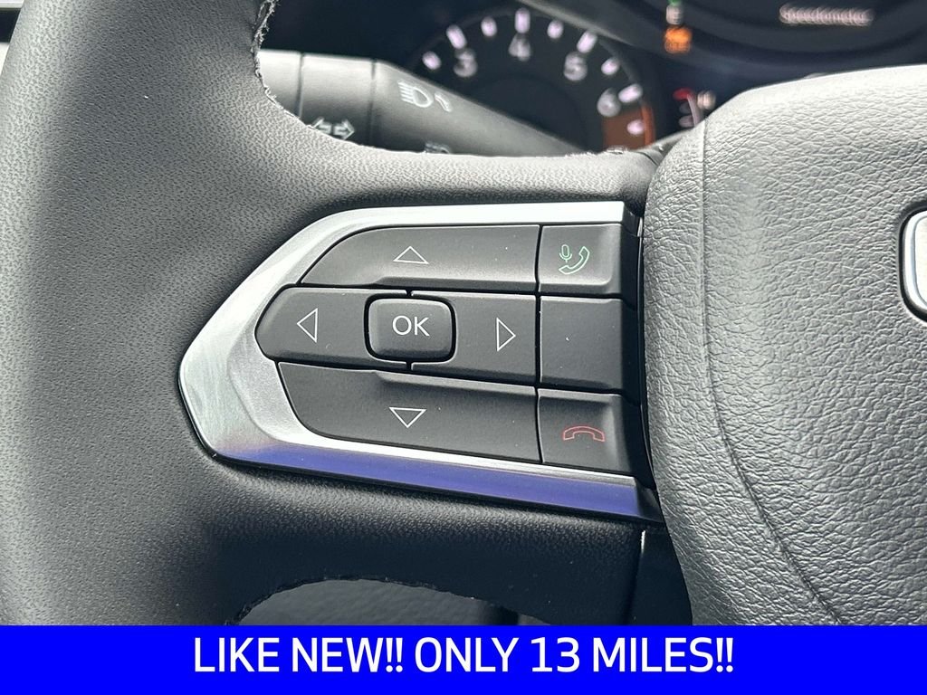 Used 2026 Silver Jeep Limited image 21