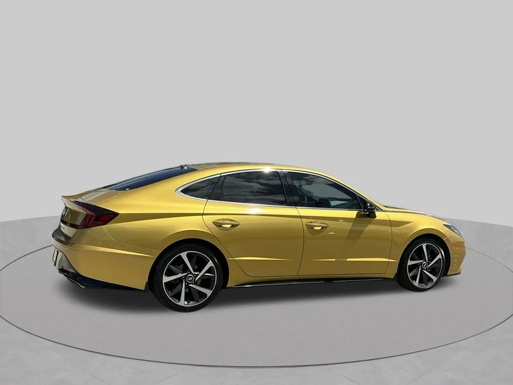 Used 2021 Yellow Hyundai SEL Plus image 12