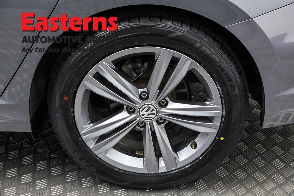 Used 2021 Gray Volkswagen R-Line image 30