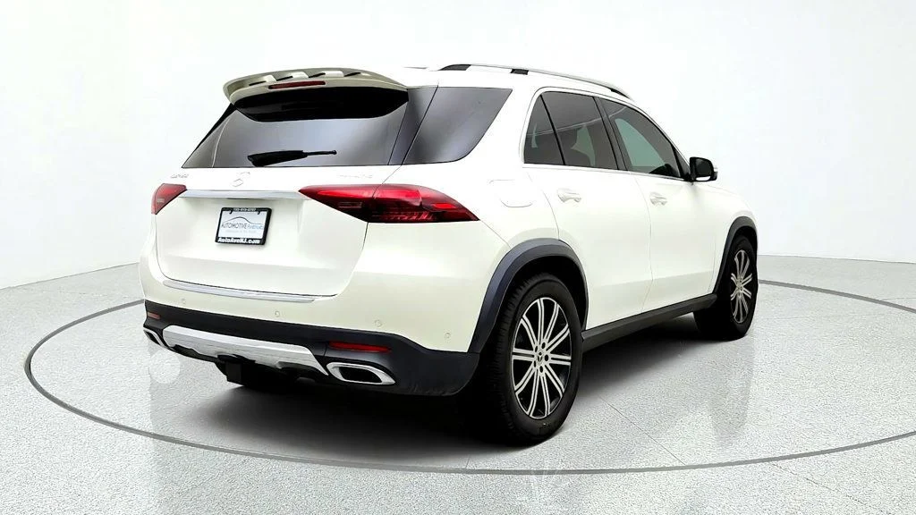 Used 2024 MANUFAKTUR Diamond White Metallic Mercedes-Benz GLE 450 4MATIC® SUV w/ 3rd Row Seating & Driver Assistance Pkg image 5