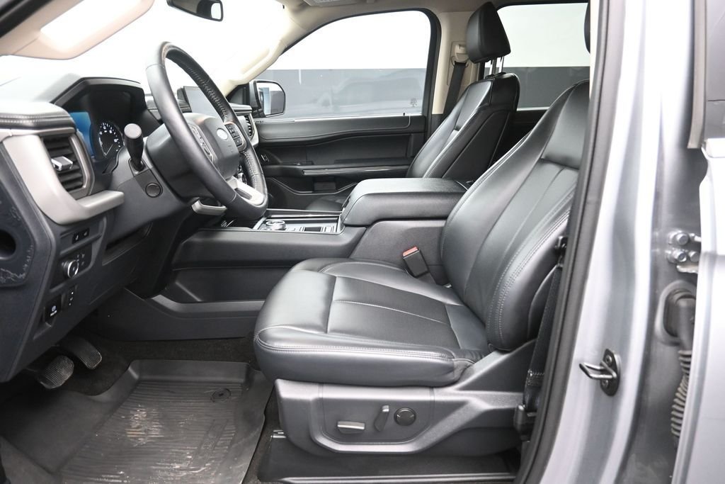 Used 2022 Silver Ford XLT image 21