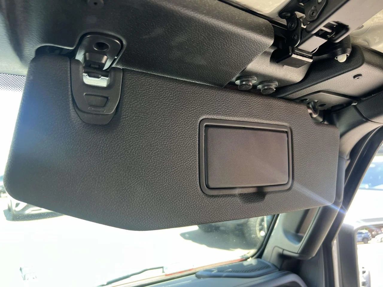 Used 2018 Sting-Gray Clearcoat Jeep Sport S 4x4 image 44