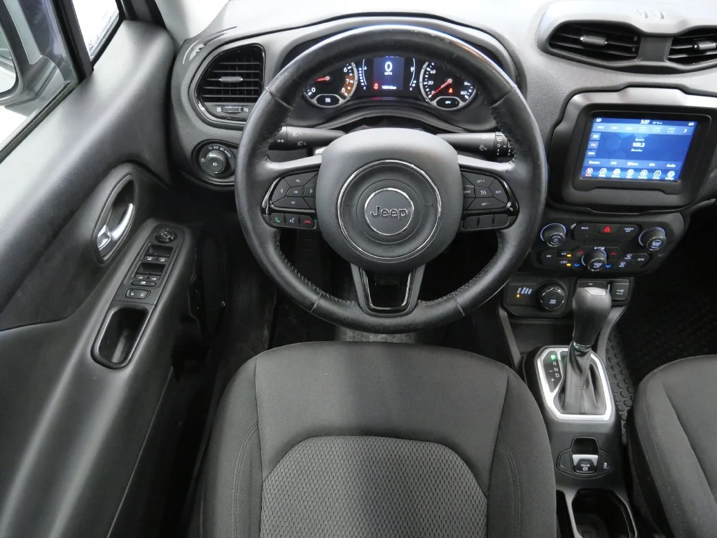 Certified Used 2019 Silver Jeep Latitude image 17