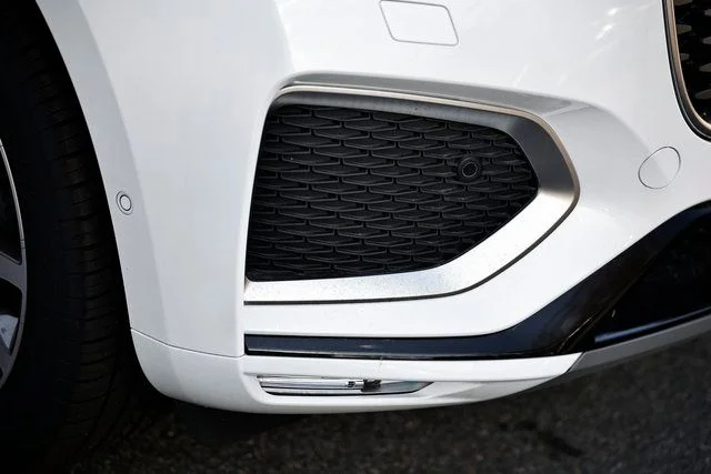 2026 Jaguar F-Pace R-Dynamic S - Photo 12