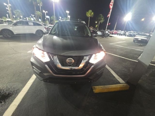 Used 2020 Gray Nissan SV image 3