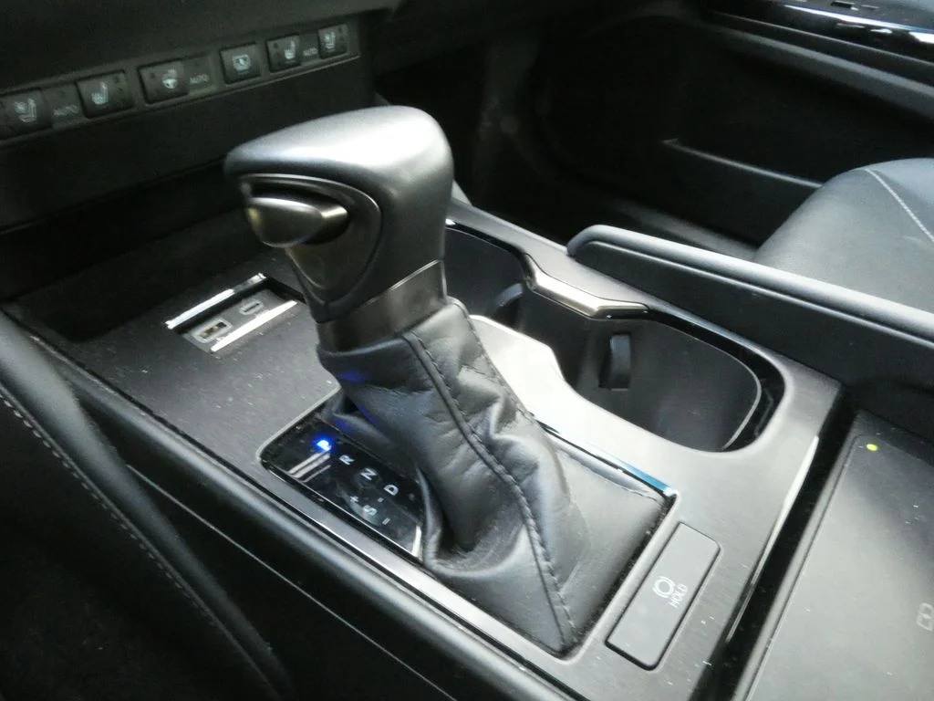 Used 2025 Beige Lexus 350 Luxury image 32