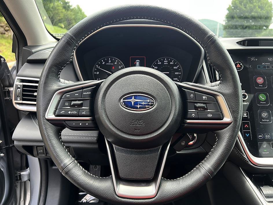 Used 2025 Ice Silver Metallic Subaru Limited image 13
