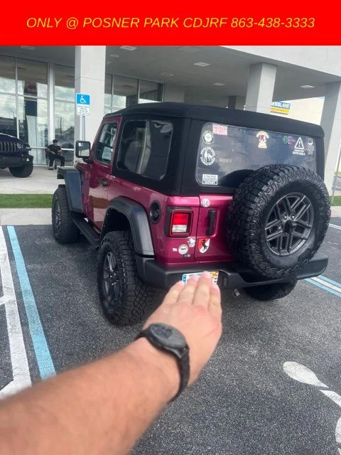 Used 2024  Jeep Sport S image 3