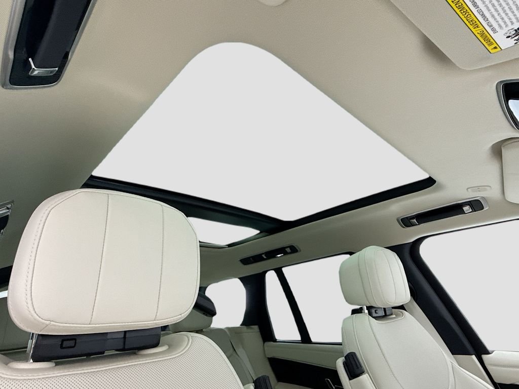 New 2026 Batumi Gold Land Rover SE image 17